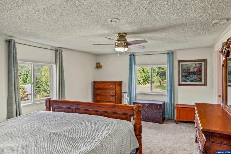 4171 Delightful Lane NE Silverton OR 97381