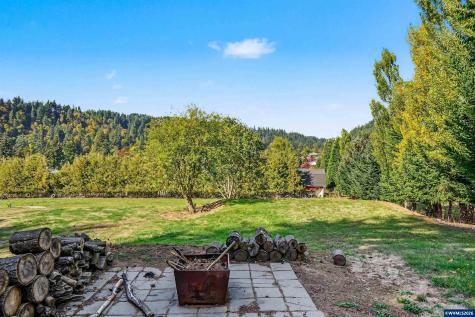 4171 Delightful Lane NE Silverton OR 97381