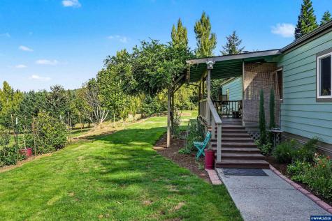 4171 Delightful Lane NE Silverton OR 97381