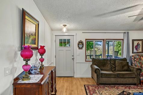 4171 Delightful Lane NE Silverton OR 97381