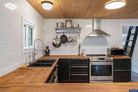 122 NE Crane Lane Corvallis OR 97330