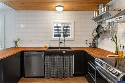 122 NE Crane Lane Corvallis OR 97330