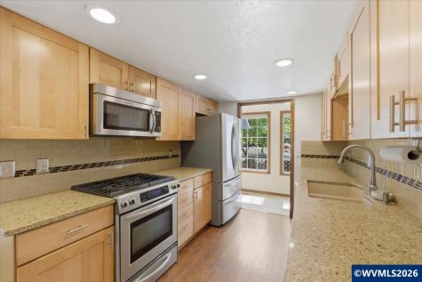 675 Valleywood Drive SE Salem OR 97306