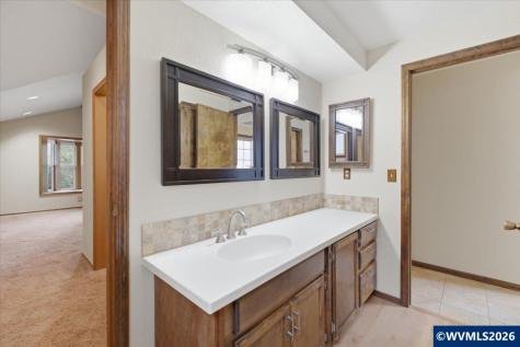 675 Valleywood Drive SE Salem OR 97306