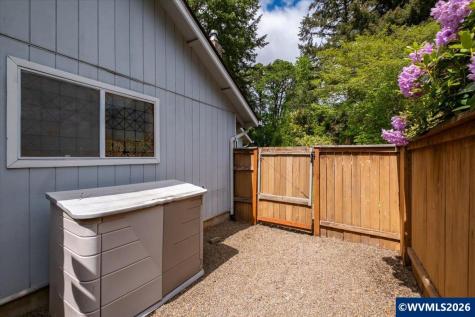 675 Valleywood Drive SE Salem OR 97306