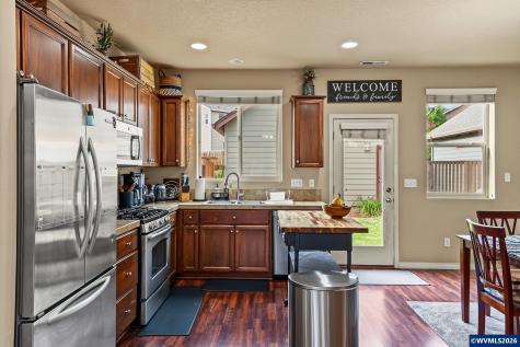 315 Flame Tree Lane NW Albany OR 97321