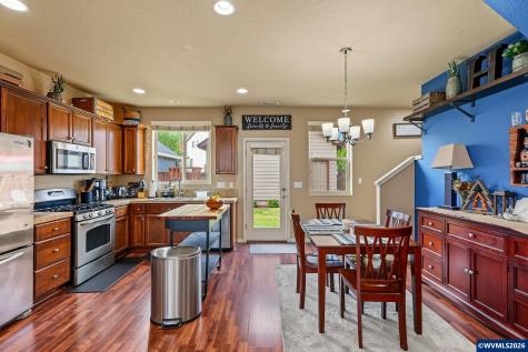 315 Flame Tree Lane NW Albany OR 97321