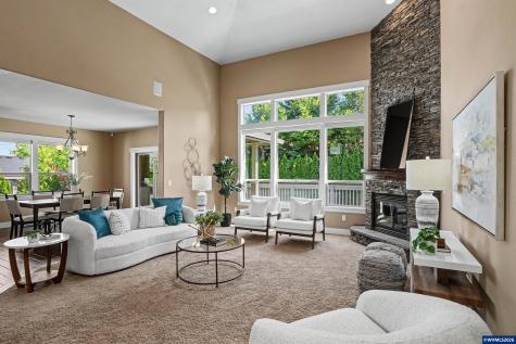 822 Majestic View Avenue SE Salem OR 97306