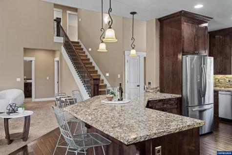 822 Majestic View Avenue SE Salem OR 97306