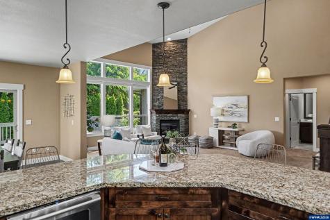 822 Majestic View Avenue SE Salem OR 97306