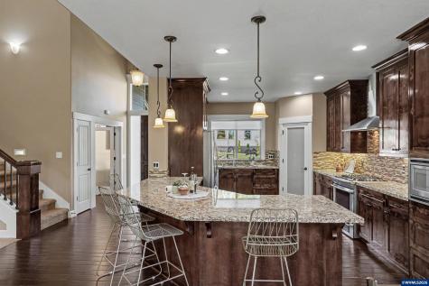 822 Majestic View Avenue SE Salem OR 97306