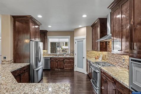 822 Majestic View Avenue SE Salem OR 97306