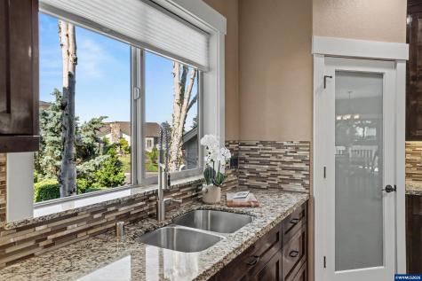 822 Majestic View Avenue SE Salem OR 97306