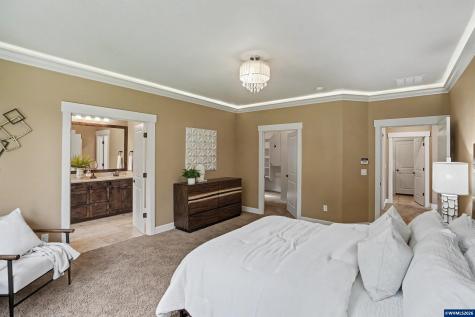 822 Majestic View Avenue SE Salem OR 97306