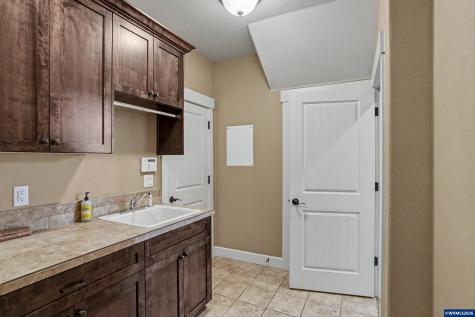 822 Majestic View Avenue SE Salem OR 97306