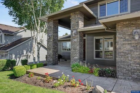 822 Majestic View Avenue SE Salem OR 97306