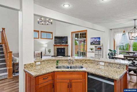 225 SW Hendricks Street Sublimity OR 97385