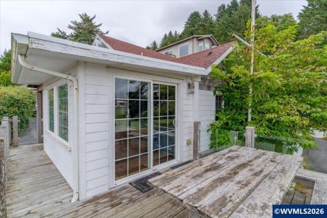 25 NE Clarke Street Depoe Bay OR 97341
