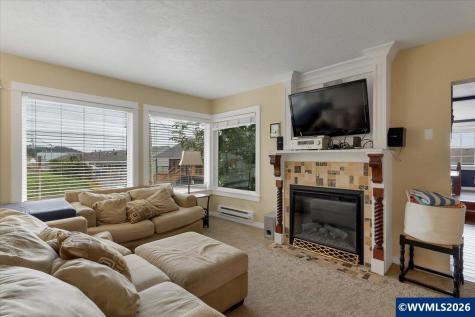 25 NE Clarke Street Depoe Bay OR 97341