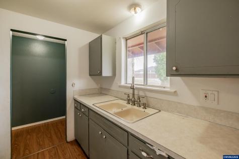 31666 S 5th Street Lebanon OR 97355