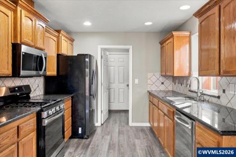 4737 Conrad Street NE Salem OR 97305