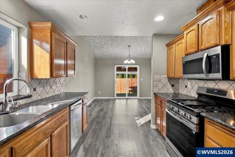 4737 Conrad Street NE Salem OR 97305