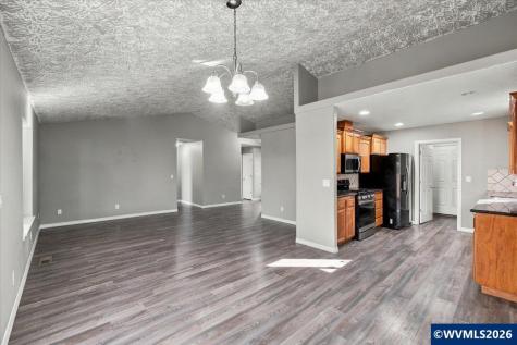 4737 Conrad Street NE Salem OR 97305