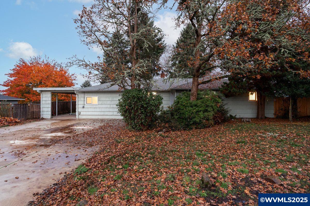 3158 19th Place NW Salem OR 97304