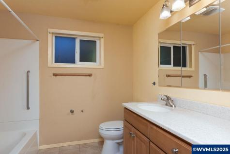 3158 19th Place NW Salem OR 97304