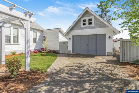 336 E Blakely Avenue Brownsville OR 97327