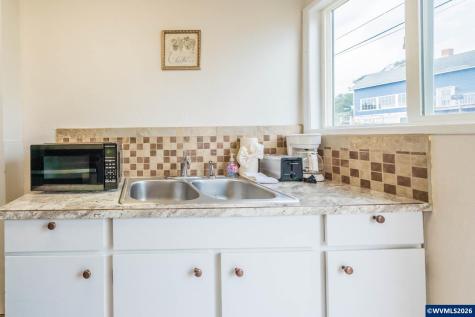 1933 NW Harbor Avenue Lincoln City OR 97367-9999