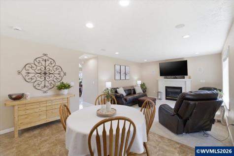 1290 Prairie Grass Avenue NE Keizer OR 97303