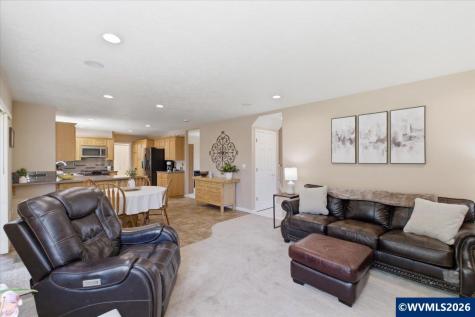 1290 Prairie Grass Avenue NE Keizer OR 97303