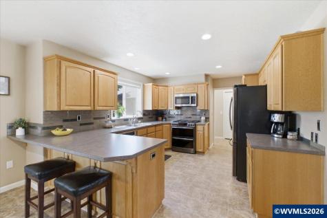 1290 Prairie Grass Avenue NE Keizer OR 97303