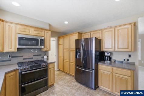 1290 Prairie Grass Avenue NE Keizer OR 97303