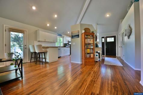 4227 Cloudview Drive S Salem OR 97302
