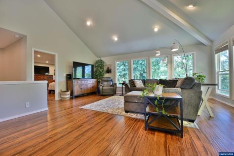 4227 Cloudview Drive S Salem OR 97302