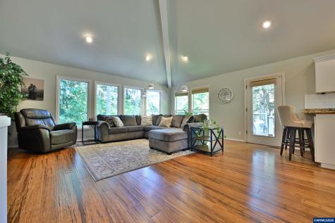4227 Cloudview Drive S Salem OR 97302