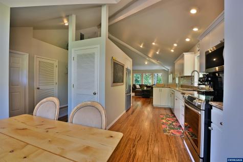 4227 Cloudview Drive S Salem OR 97302