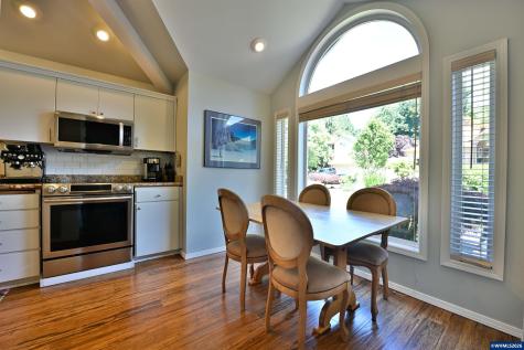 4227 Cloudview Drive S Salem OR 97302