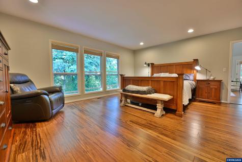 4227 Cloudview Drive S Salem OR 97302