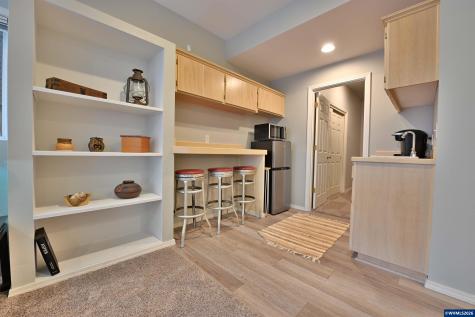 4227 Cloudview Drive S Salem OR 97302