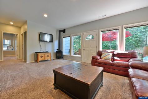 4227 Cloudview Drive S Salem OR 97302
