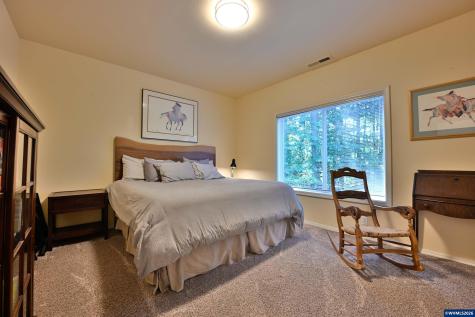 4227 Cloudview Drive S Salem OR 97302