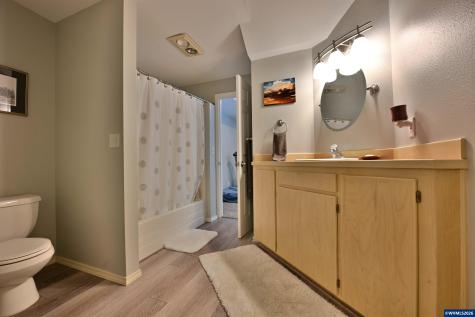 4227 Cloudview Drive S Salem OR 97302