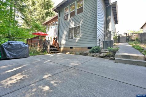 4227 Cloudview Drive S Salem OR 97302