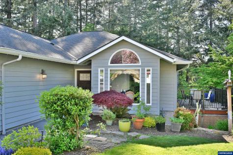 4227 Cloudview Drive S Salem OR 97302