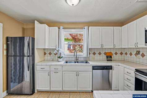 565 25th Street SE Salem OR 97301
