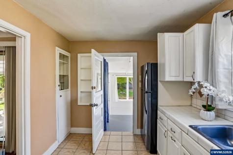 565 25th Street SE Salem OR 97301