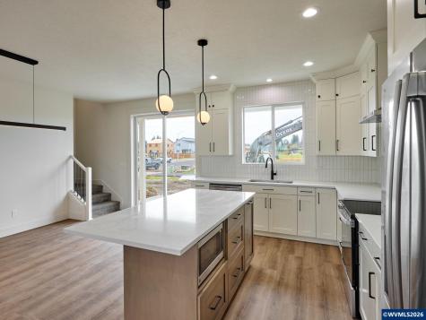 1281 Brown Street Woodburn OR 97071